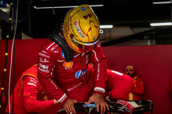 Toto Wolff and Christian Horner react to Lewis Hamilton in Scuderia Ferrari F1 colours