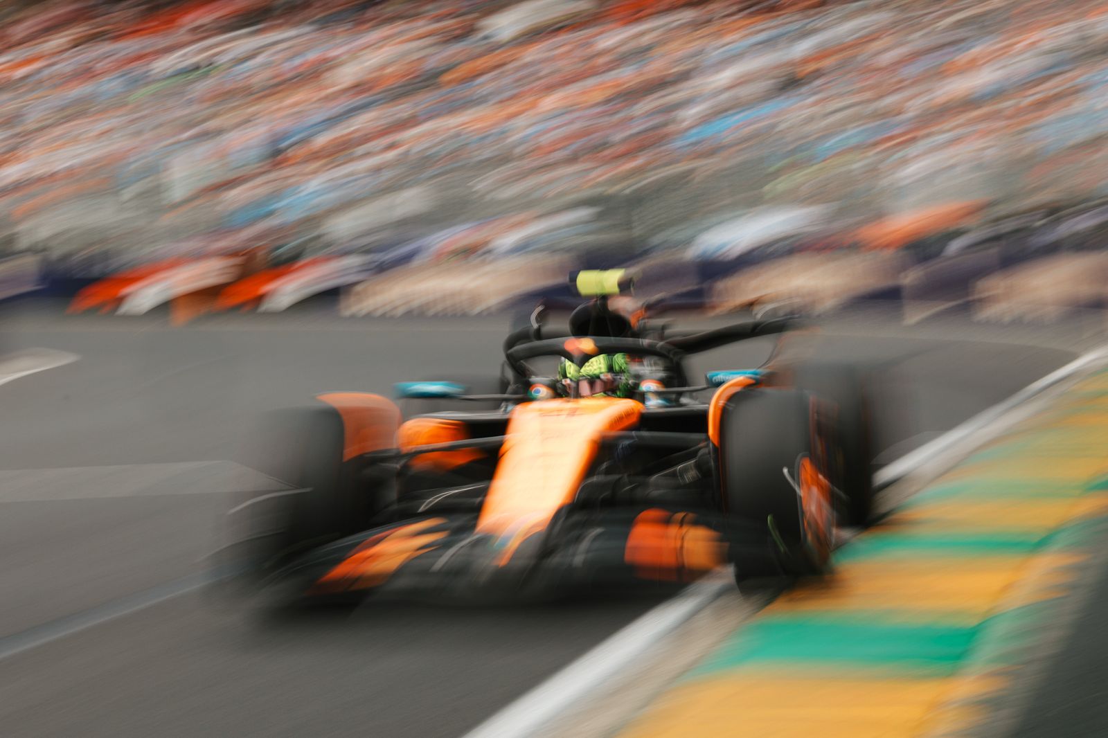 Surprising qualifying results at the F1 Australian GP: McLaren dominates, Albon and Tsunoda shock the Ferraris. Lando Norris beats Oscar Piastri to pole.