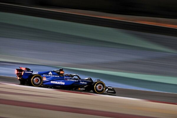 Alexander Albon (THA) Atlassian Williams Racing FW47. 28.02.2025. Formula 1 Testing, Sakhir, Bahrain, Day Three.